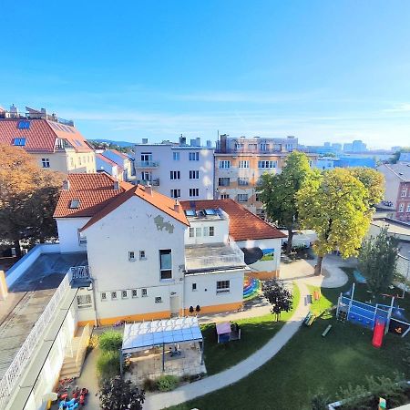 Schanz - Quietly Oriented - Private Parking - Balcony ブラチスラヴァ エクステリア 写真