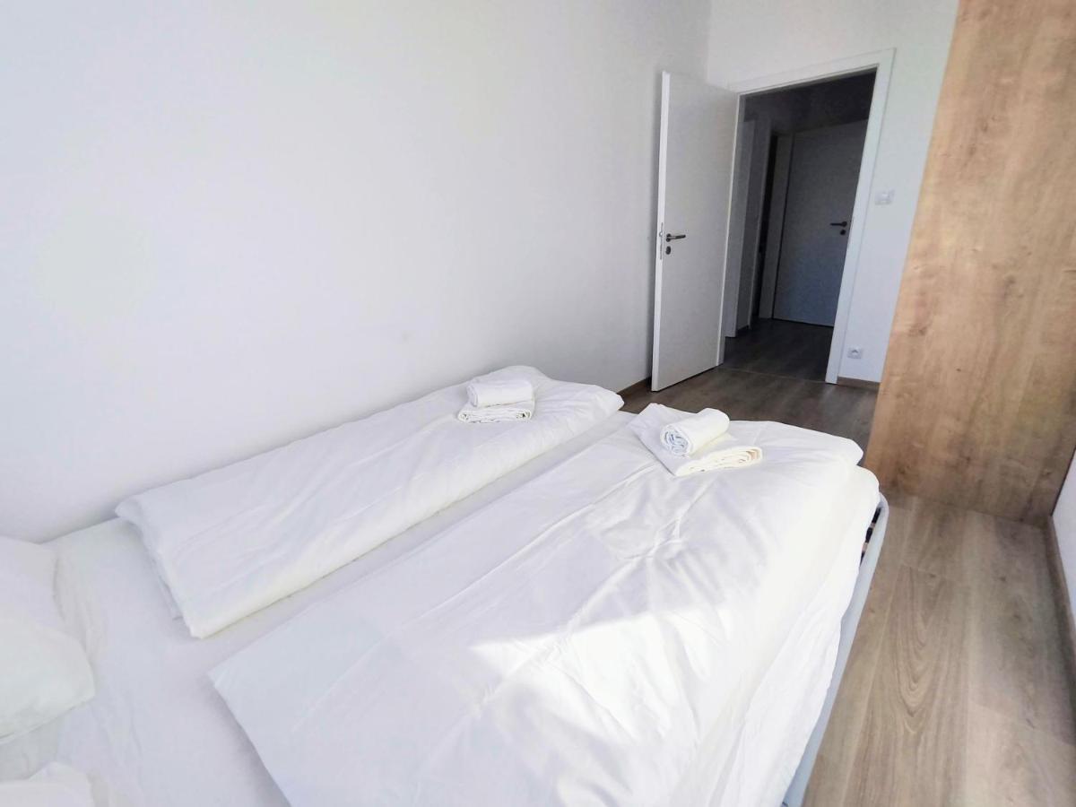 Schanz - Quietly Oriented - Private Parking - Balcony ブラチスラヴァ エクステリア 写真